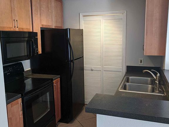 2nd image of 6154 Westgate Dr APT 203