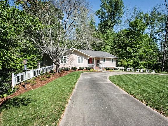 2nd image of 319 Belwood Dr