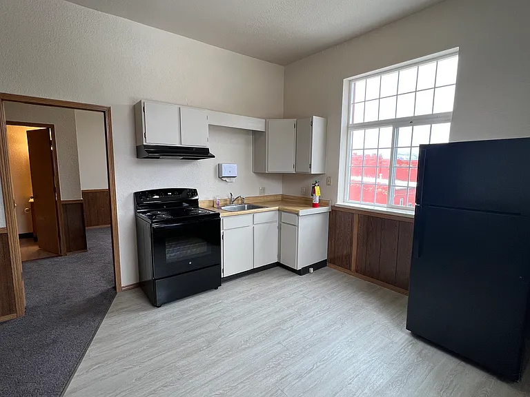 101 E 2nd St #1 — Photo 10