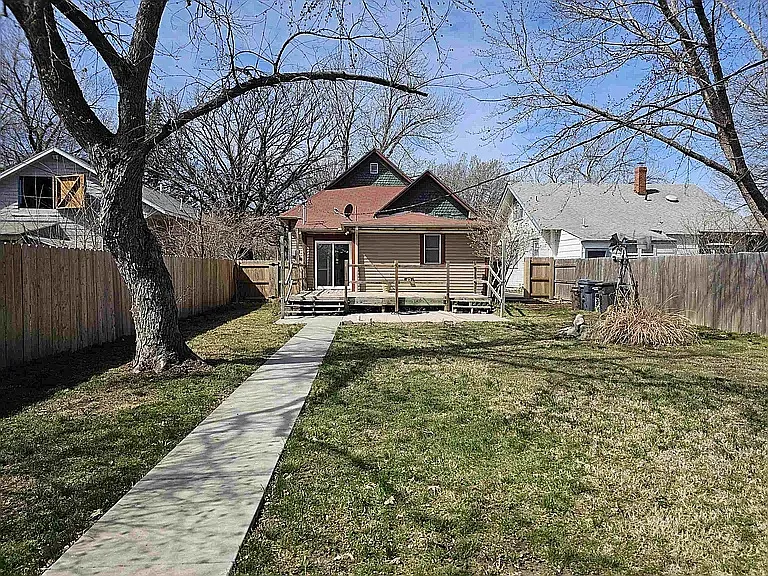 220 S Millwood Ave — Photo 22