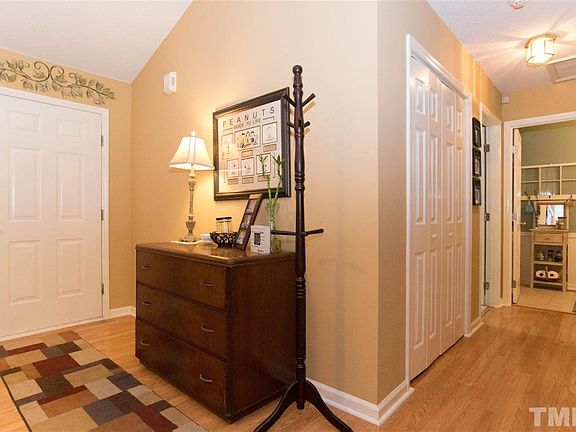 3rd image of 533 S Mead Dr