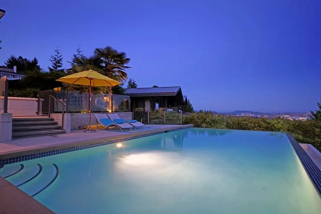 5 bed, 7168 sqft, $29,000 — Photo 4