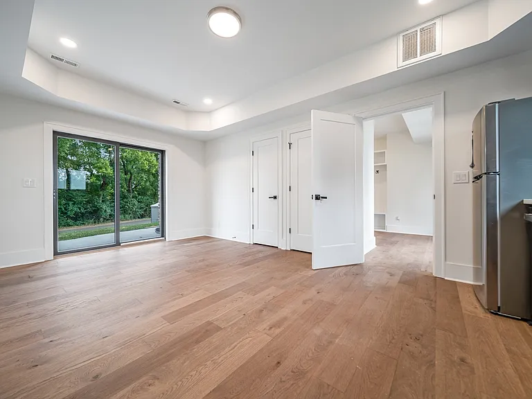 6011 Hill Cir — Photo 17