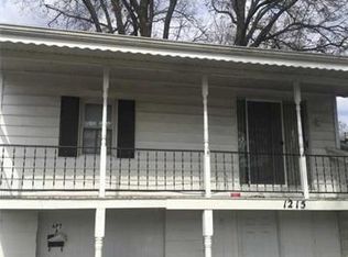 1215 E B St, Belleville, IL
