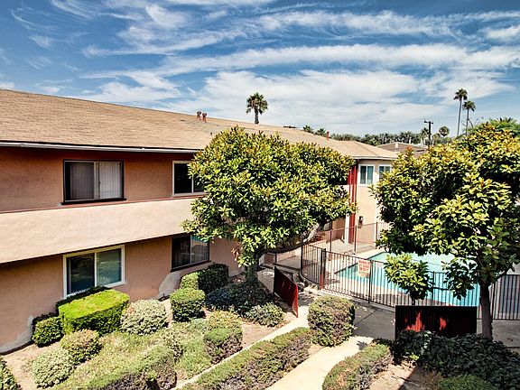 2nd image of 10030 S Van Ness Ave APT 2