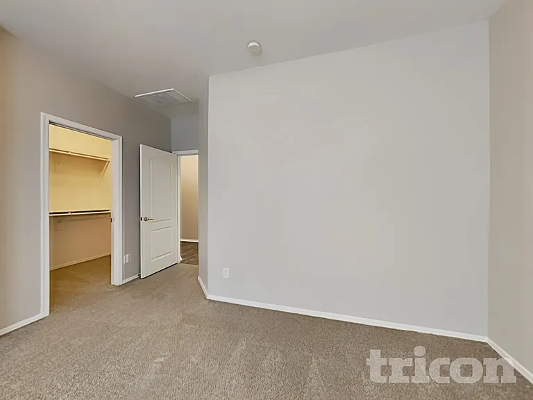 11717 W Jackson St — Photo 9
