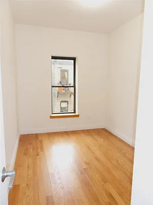 Rented by R New York | media 21