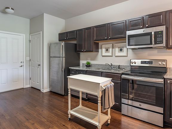 5th image of 290 Russell St APT 125