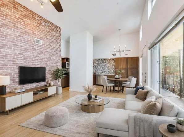 2200 Dickson Dr APT 217, Austin, TX 78704