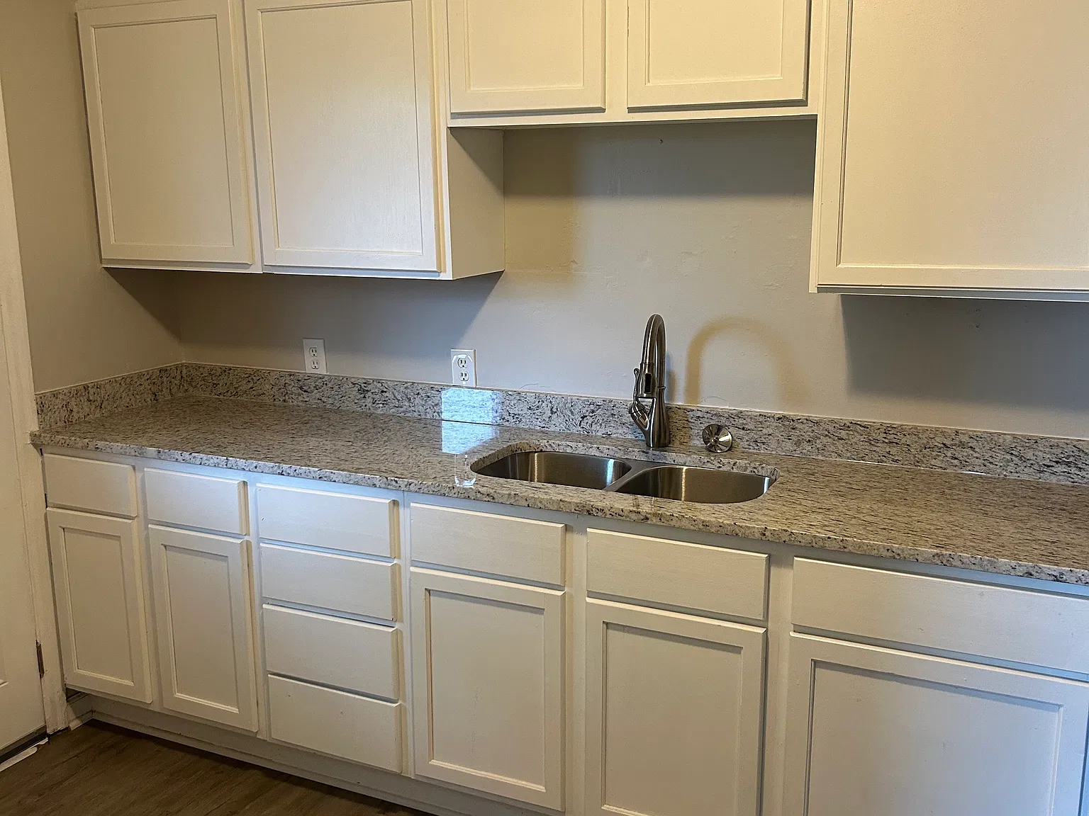22 Townview Rd SE — Photo 2