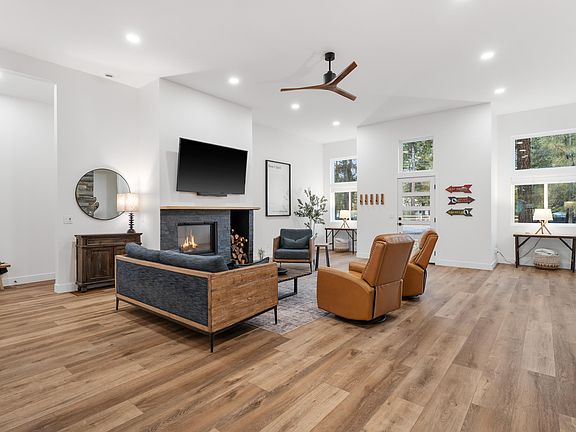 3rd image of 17133 Norwalk Rd