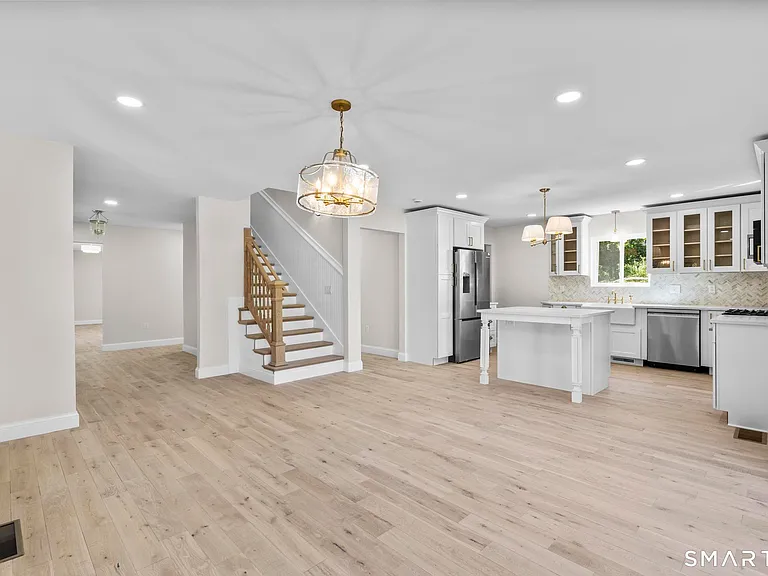 120 Ivy Hill Rd — Photo 8