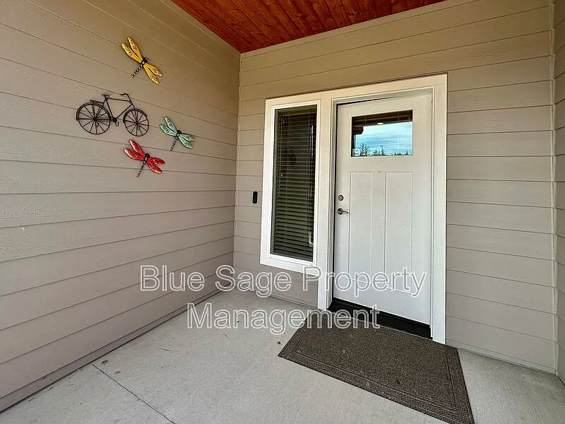 3 bed, 2.0 bath, 1677 sqft, $2,650 — Photo 3