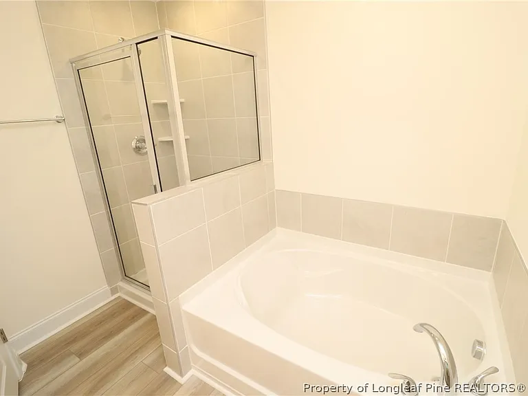 917 Kensley Grove Ln — Photo 32