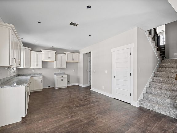 3rd image of 76 Sycamore Hl Lot 76