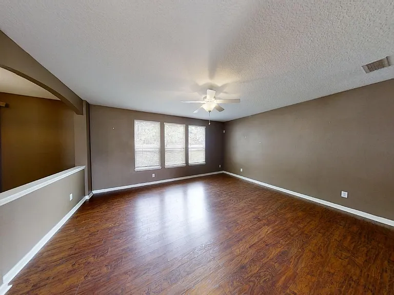 15695 Lexington Park Blvd — Photo 14