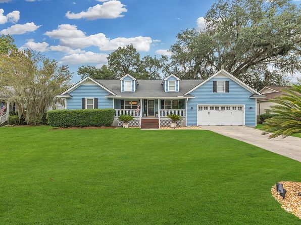 12 Copperfield Dr S