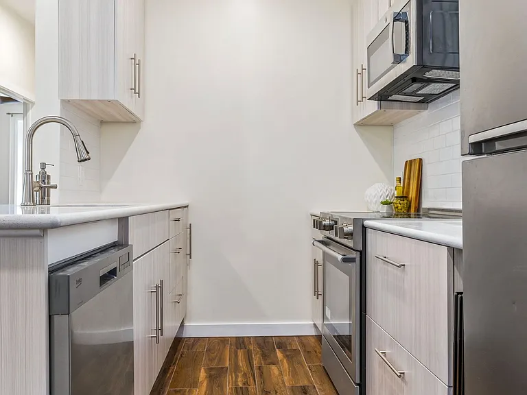 2A Wellington St #2 — Photo 6