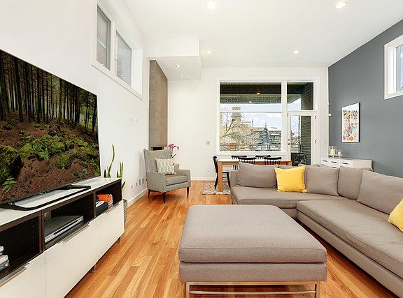 5th image of 833 N Hermitage Ave #3