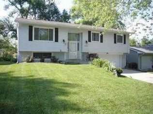 12786 Grover St, Omaha, NE 68144