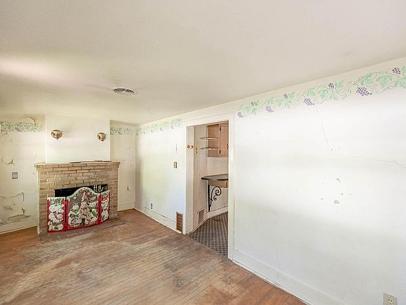 2nd image of 803 E Lisbon ROAD