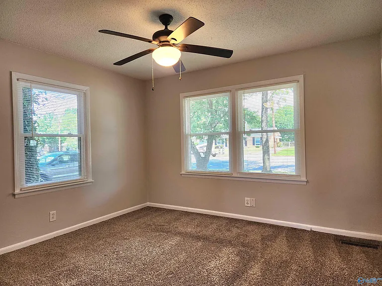 227 Drake Ave SW — Photo 12