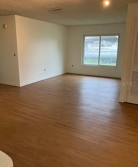 503 Chancellar Dr — Photo 15