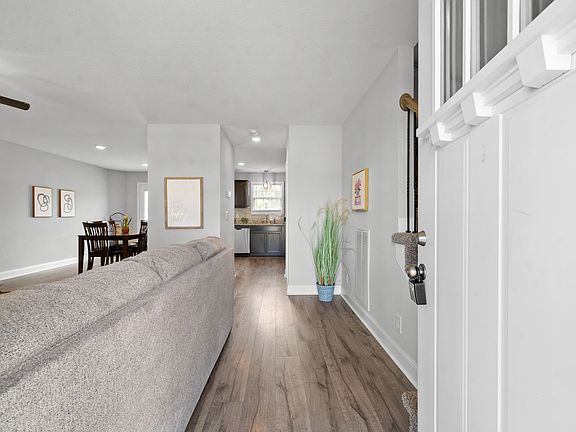 3rd image of 1334 Shockey Dr