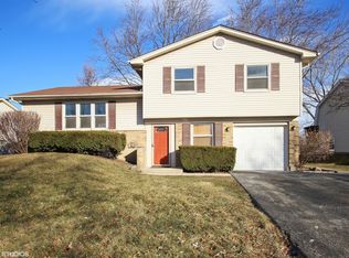 1690 Roosa Ln, Elk Grove Village, IL 60007