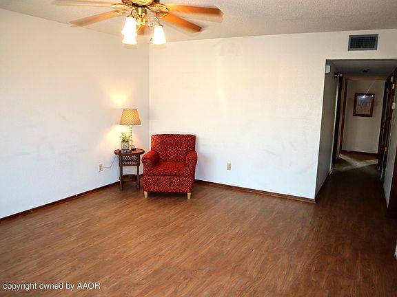 3rd image of 441 N Texas St