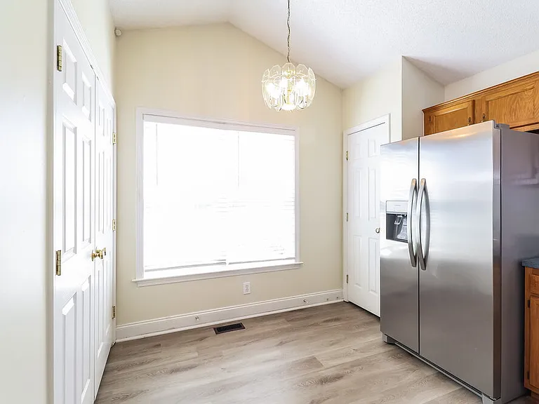 4512 Carol Ct — Photo 6