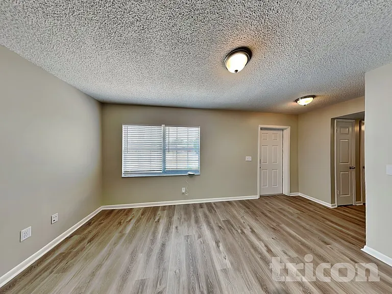 1404 Fernwood Pl — Photo 4