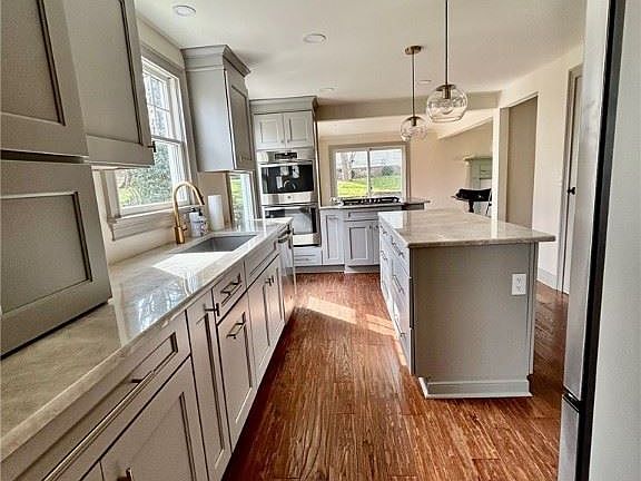 4th image of 1522 Sandhurst Dr