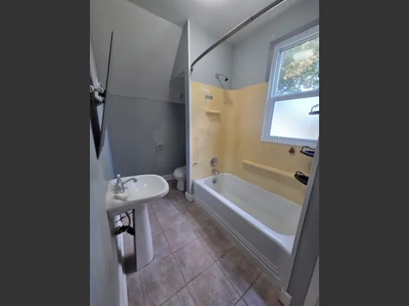 126 Woodward Ave #2, Sault Ste Marie, ON P6A 3T7