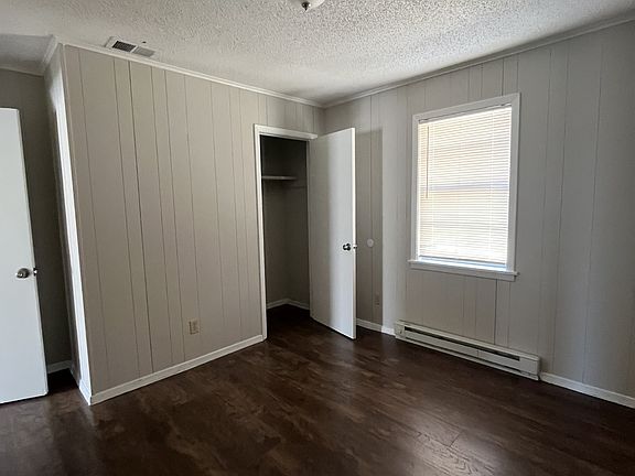 5th image of 483 S Jefferson St #B
