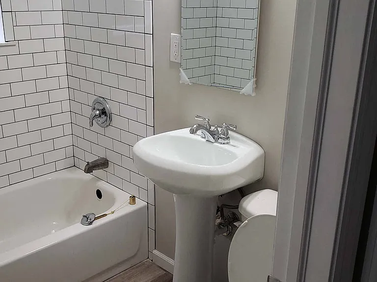 55 Carroll Apartments — Photo 6