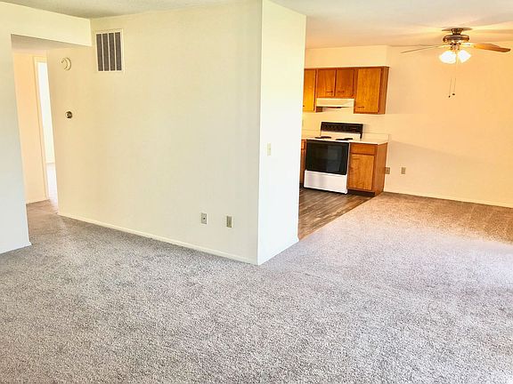 4th image of 1885 Autumn Dr APT 5