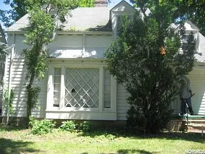 3391 Colwyn Rd photo 1