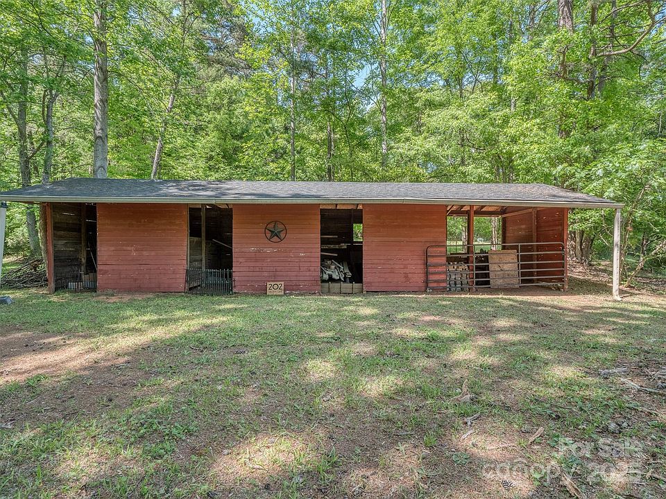 2nd image of Walden Ln