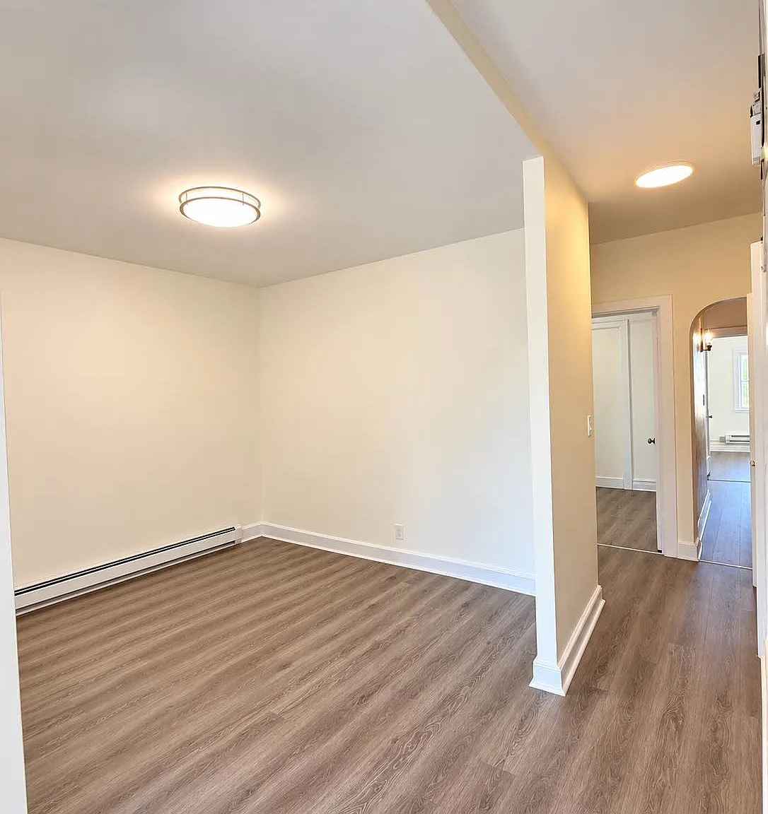 1212 Avenue J — Photo 4