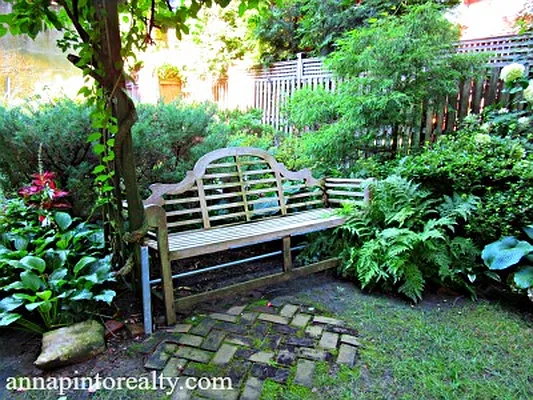 Sold by Anna Pinto Realty | media 31