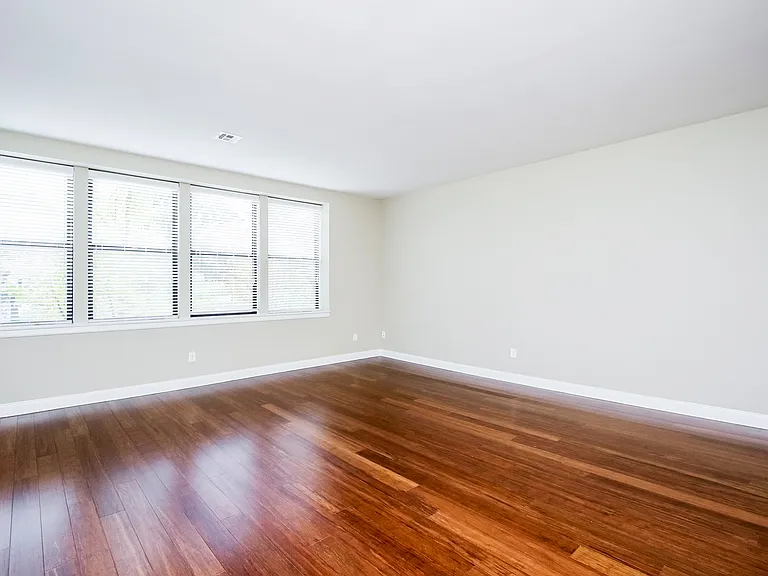 Harbor Hill Apartments — Photo 14