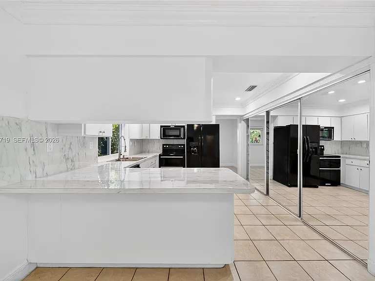 10142 SW 79th Ave — Photo 27