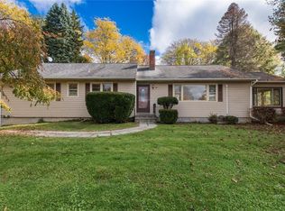 47 Clover Hill Dr, Poughkeepsie, NY 12603