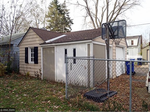 3rd image of 655 Nebraska Ave E