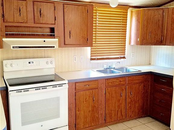 3rd image of 209 W Lakeshore Dr
