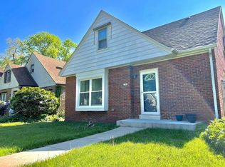 2307 W Olive St, Milwaukee, WI