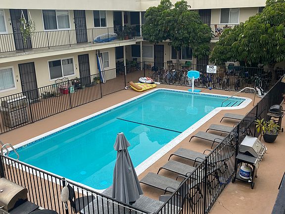 3rd image of 4850 Narragansett Ave APT 21