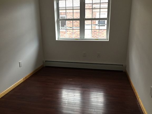 5th image of 196-00 42 Ave