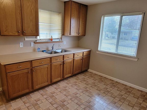 2nd image of 19525 Heckman St